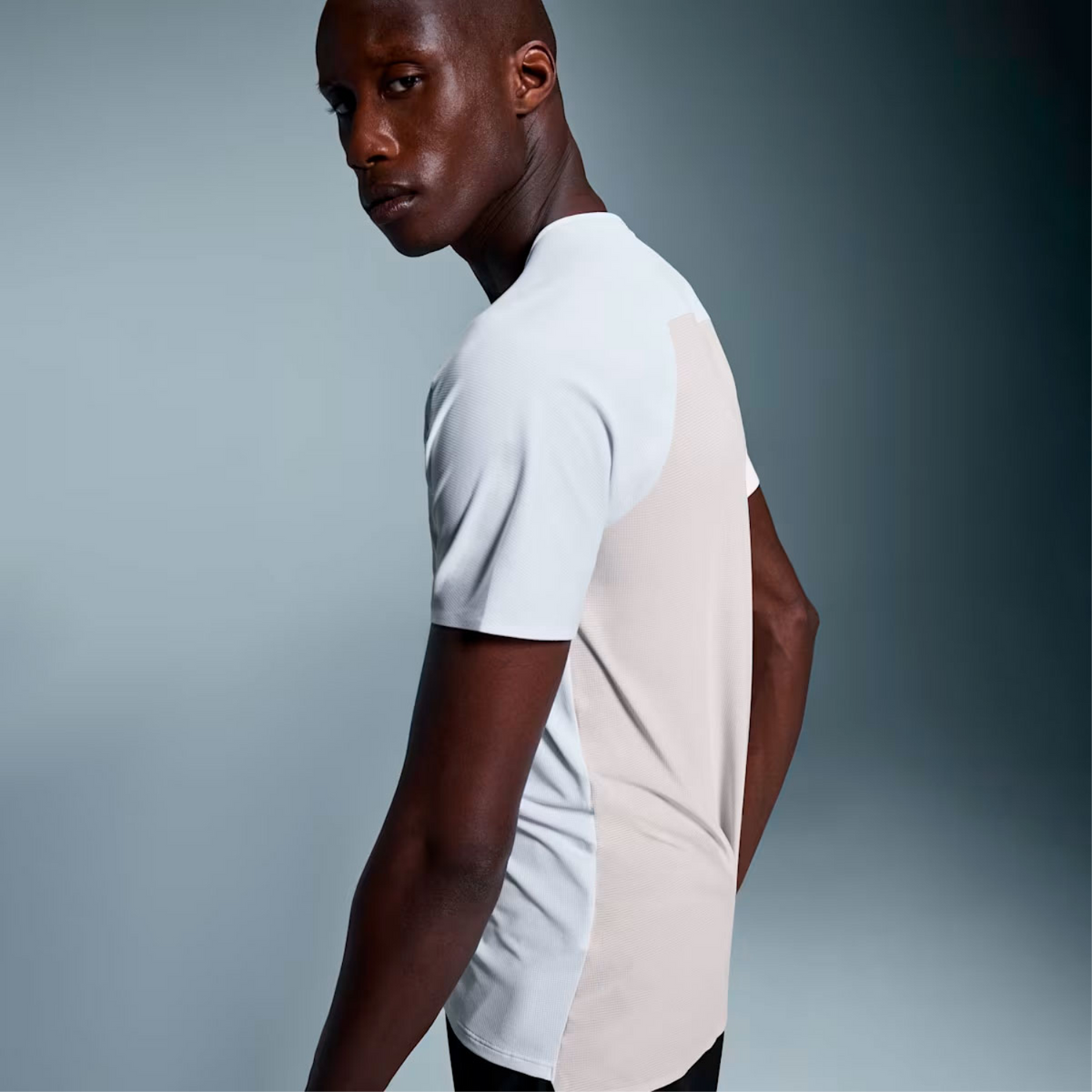 PERFORMANCE-T WHITE | SILVER 